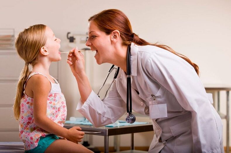 exame dun neno con papiloma na boca
